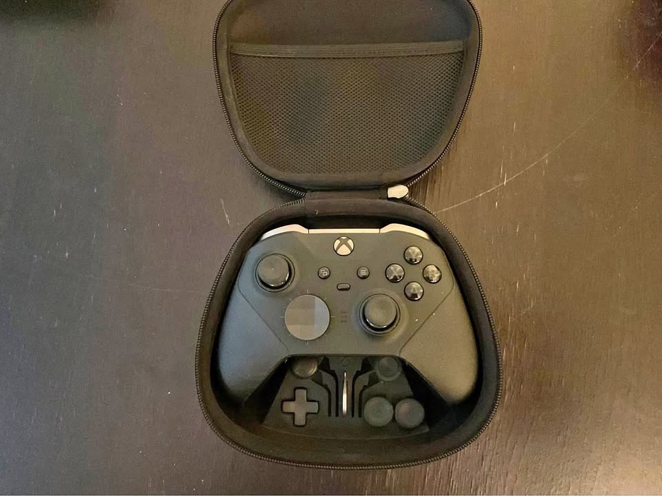 Brand New XBOX ELITE SERIES 2 WIRELESS CONTROLLER