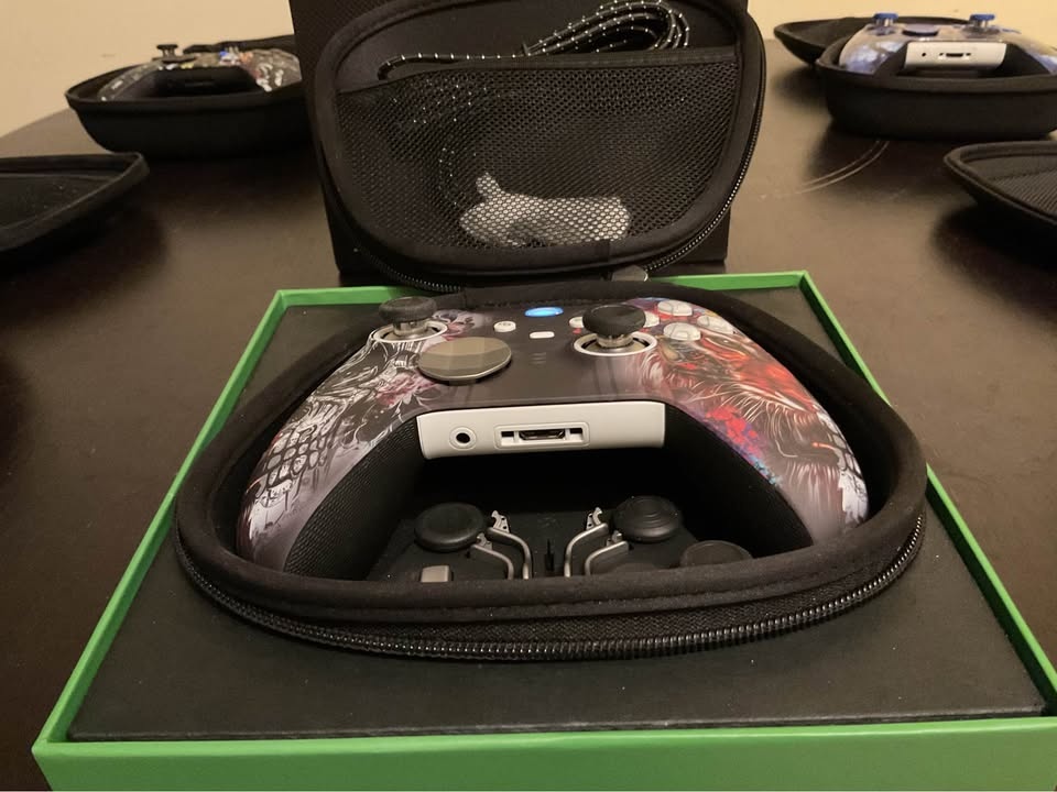 Xbox Elite Series 2 Controller - Open Box - photo 2