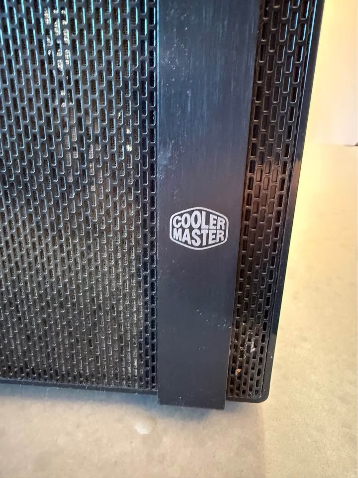 Cooler Master Computer Case - photo 3