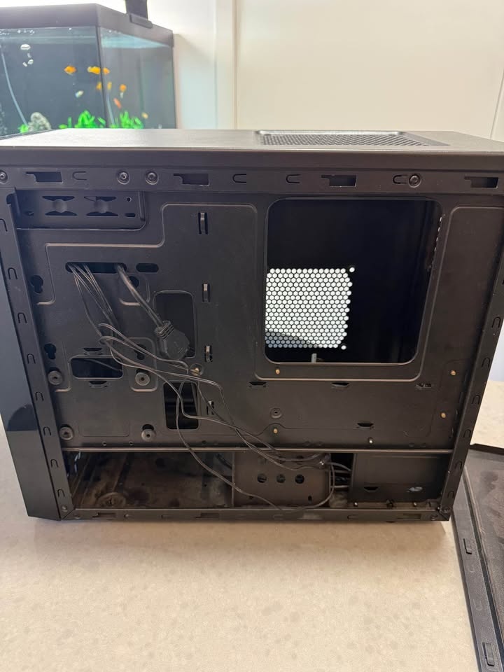 Cooler Master Computer Case - photo 4