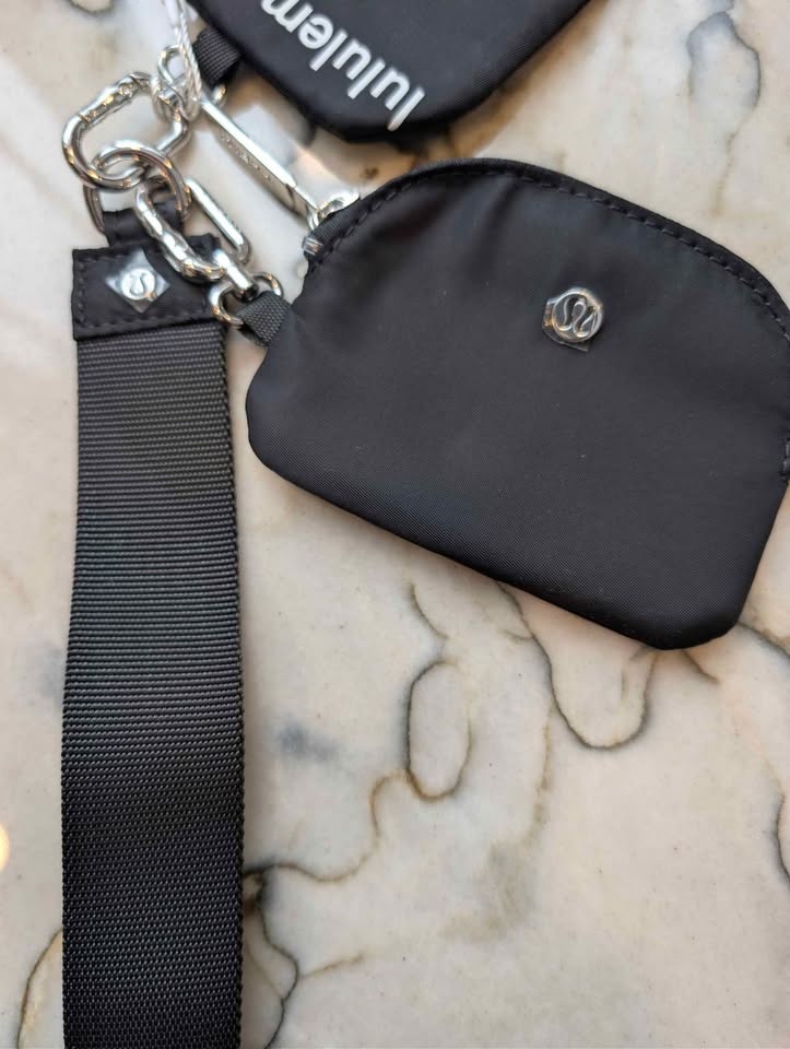 Lululemon Dual Pouch Wristlet - photo 4