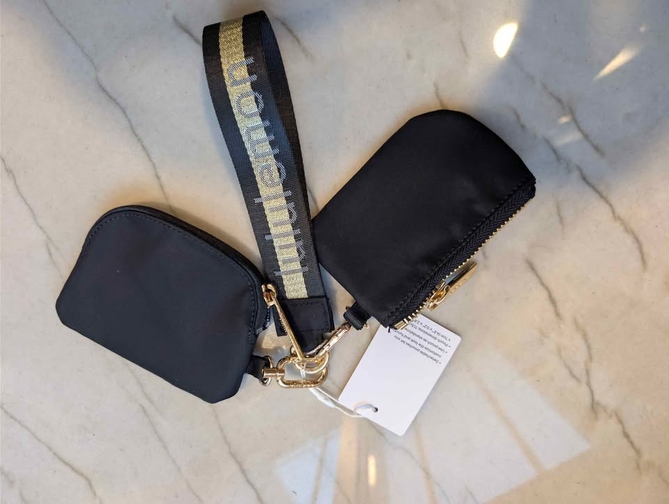 Lululemon Dual Pouch Wristlet - photo 2