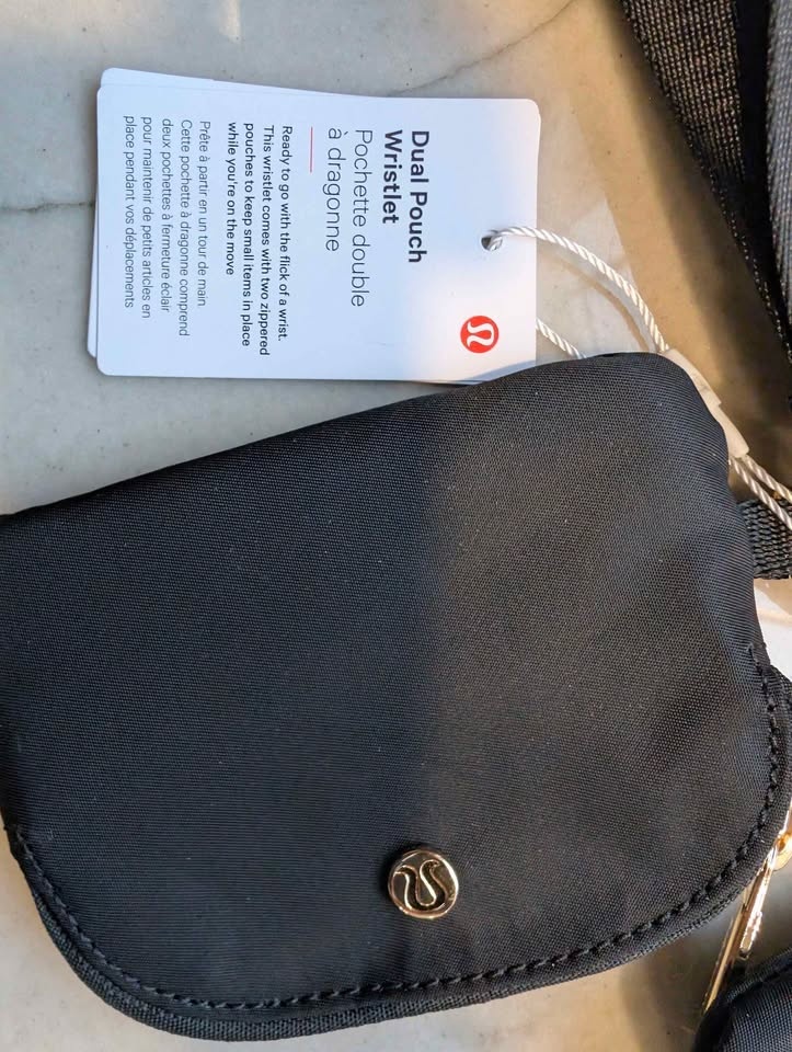 Lululemon Dual Pouch Wristlet - photo 3