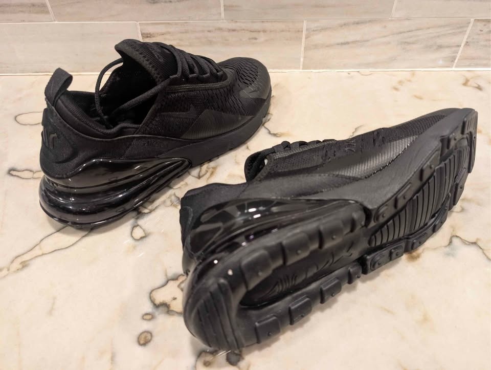 Men's Nike Air Max 270's - Size 11 - photo 2