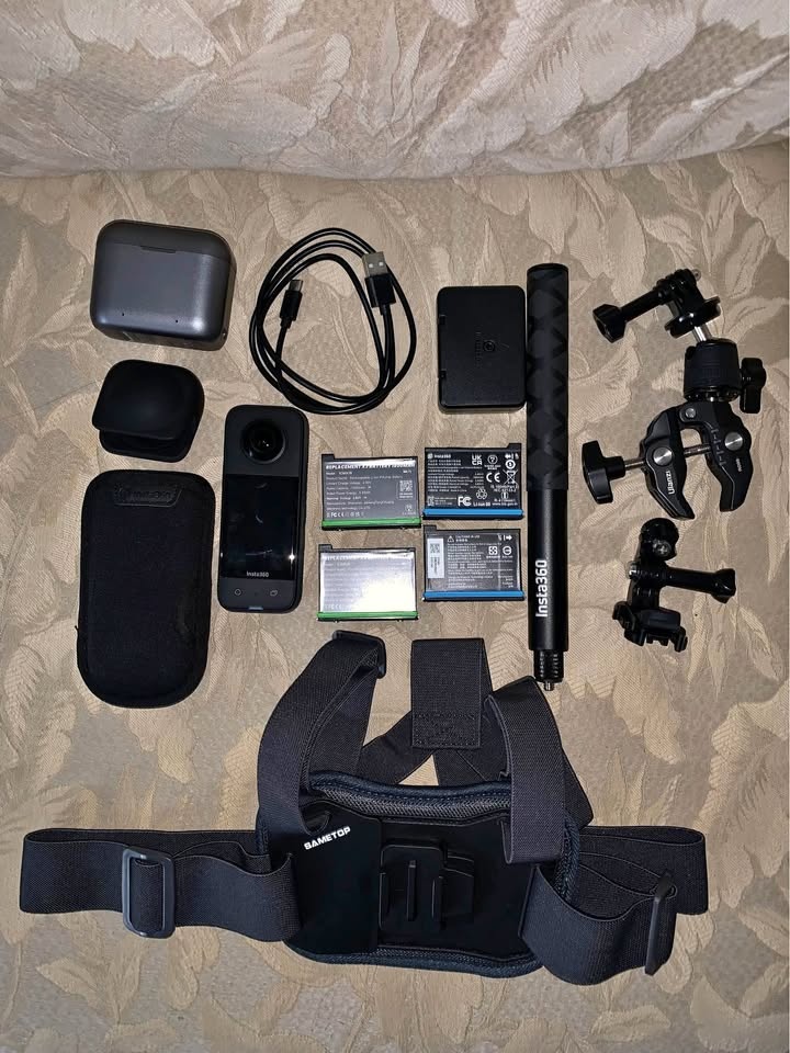Insta360 X3 with Accessories