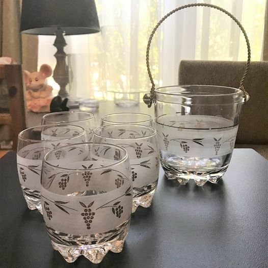 Ice Bucket with Glasses - 6 Piece Bar Set