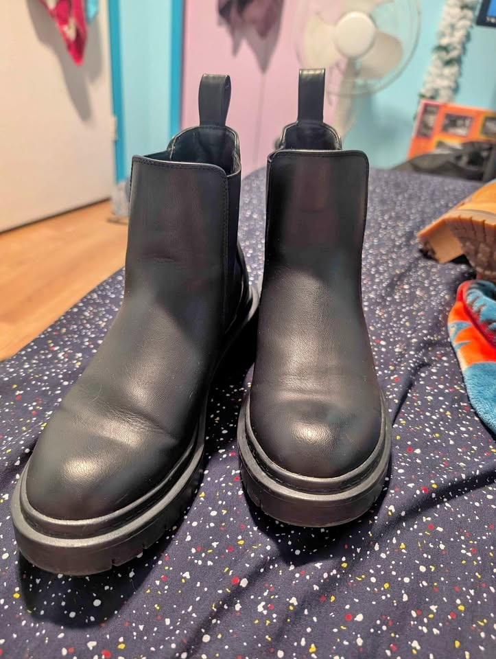 Steve Madden boots