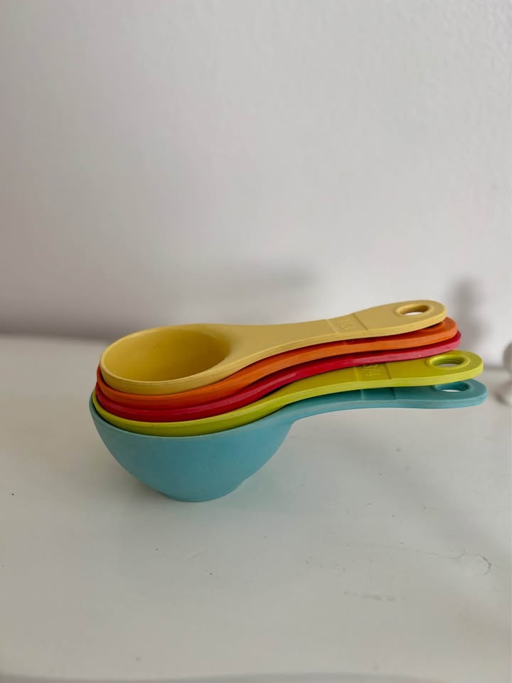 Rainbow Set of Measuring Cups - photo 2