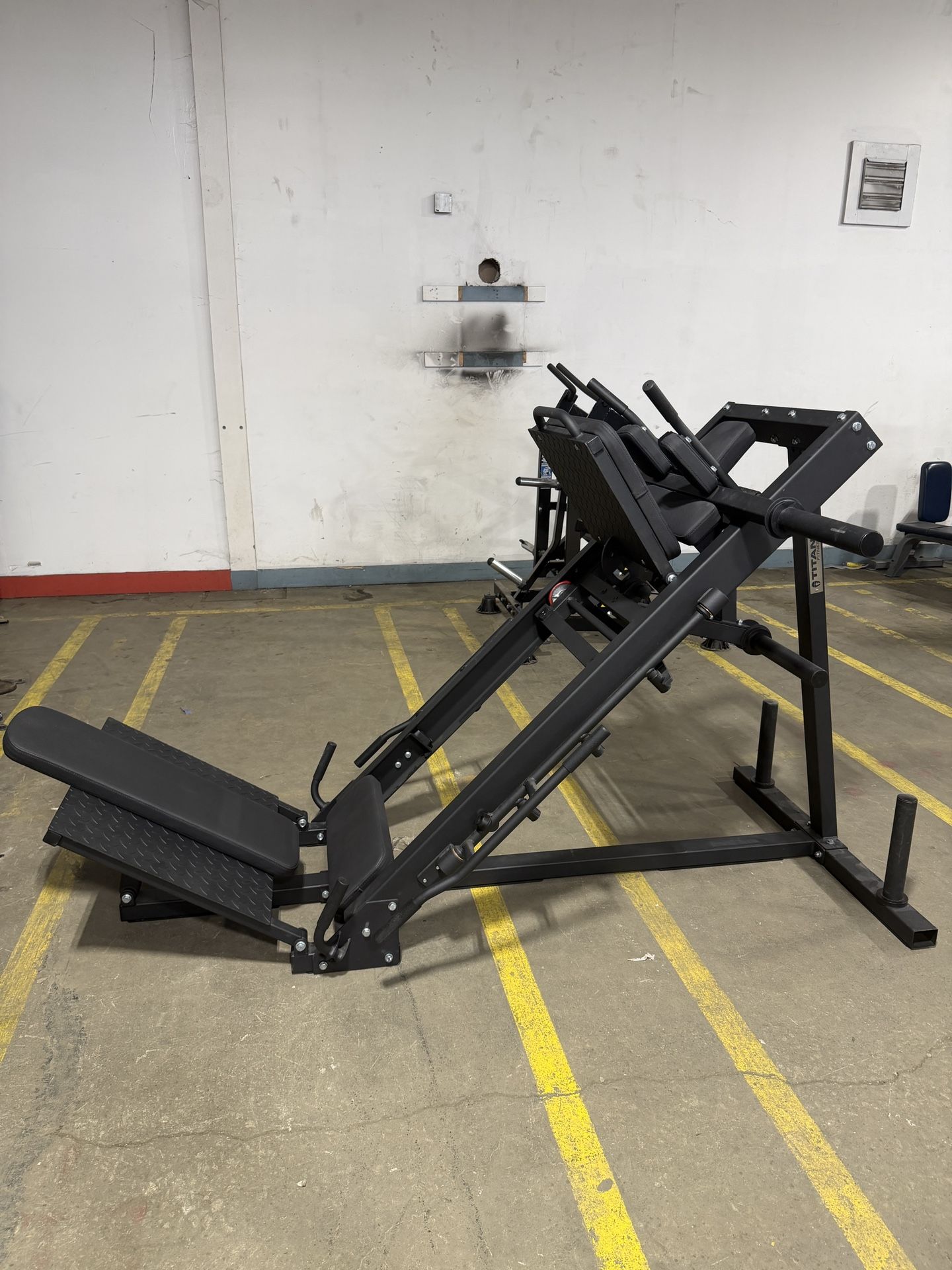 Titan Fitness Leg Press / Hack Squat Combo