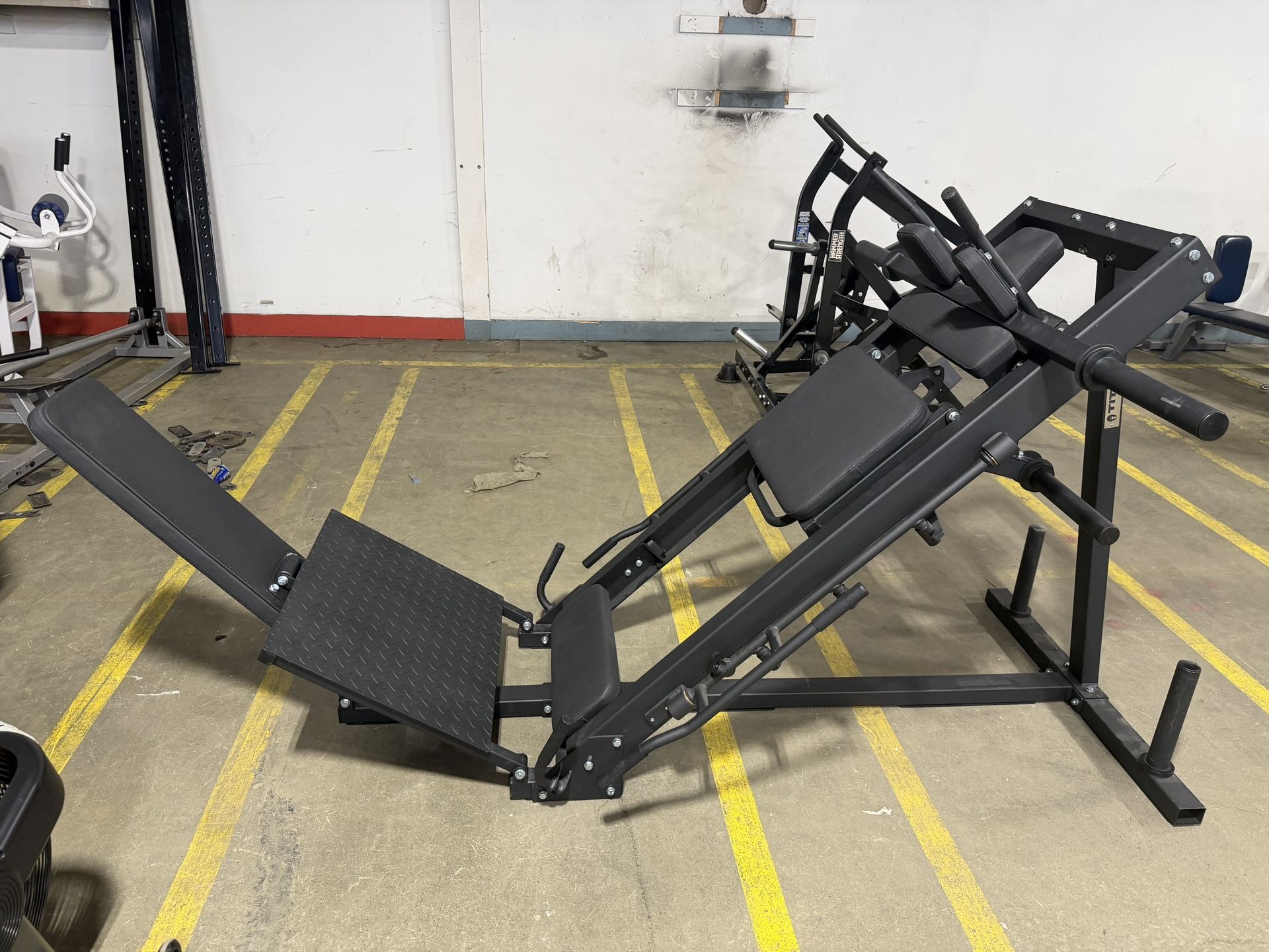 Titan Fitness Leg Press / Hack Squat Combo - photo 2
