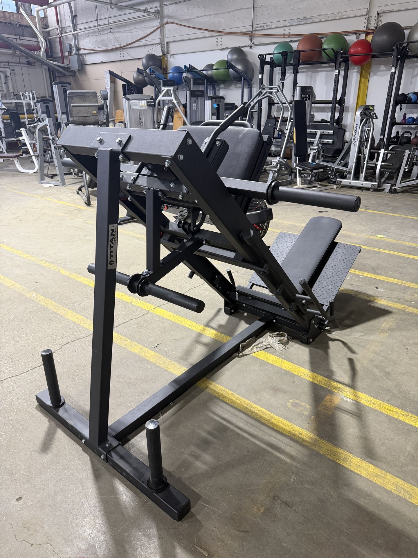 Titan Fitness Leg Press / Hack Squat Combo - photo 3