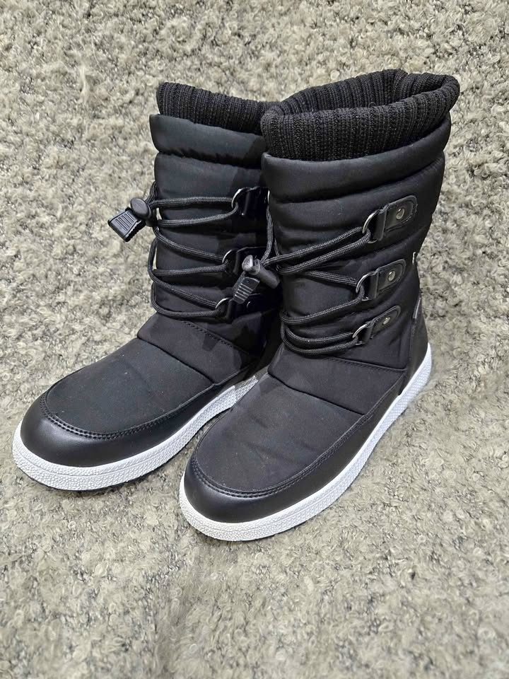 Cougar Winter Boots Youth Size 5 Unisex