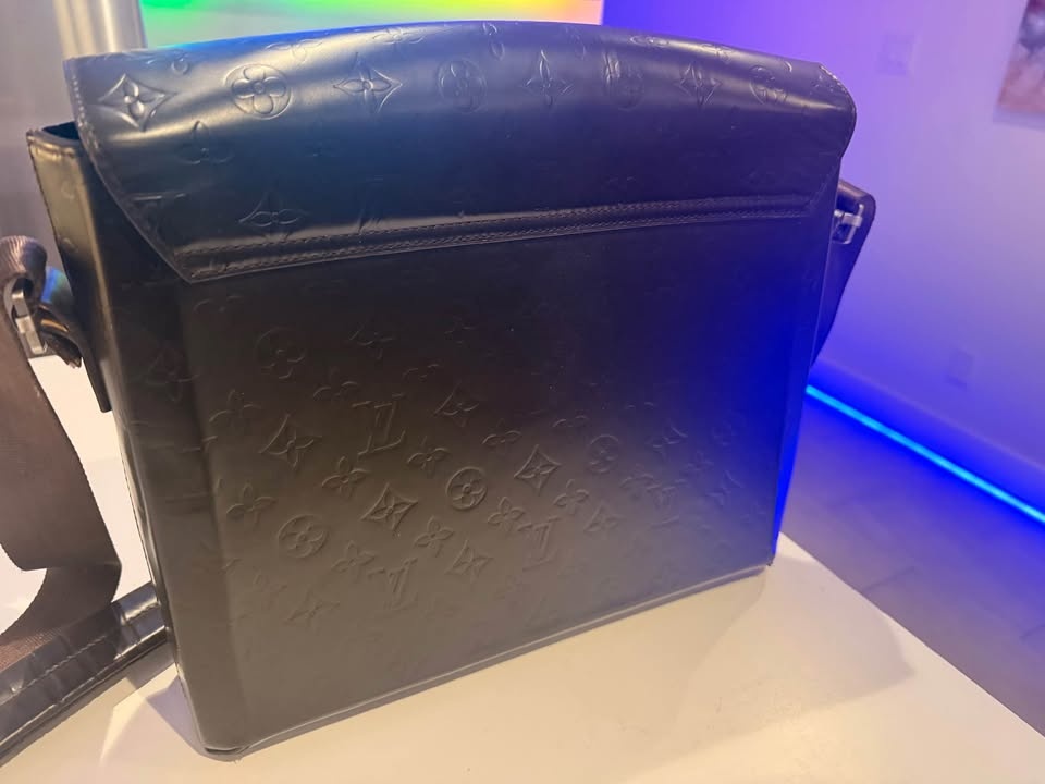 Louis Vuitton Men’s Messenger Bag - photo 3