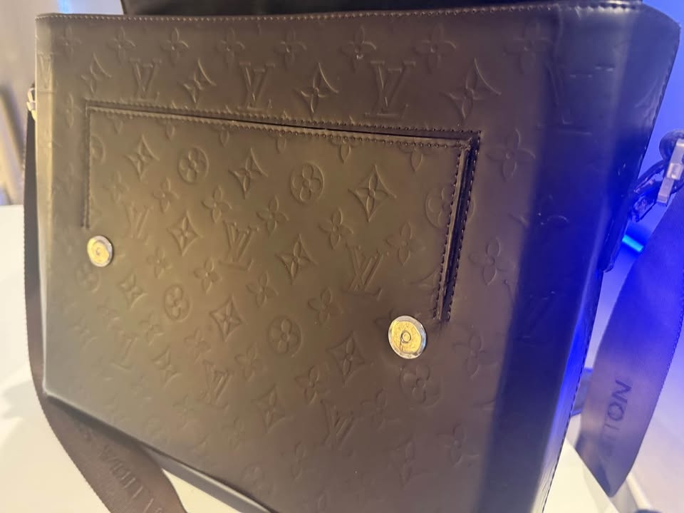 Louis Vuitton Men’s Messenger Bag - photo 4