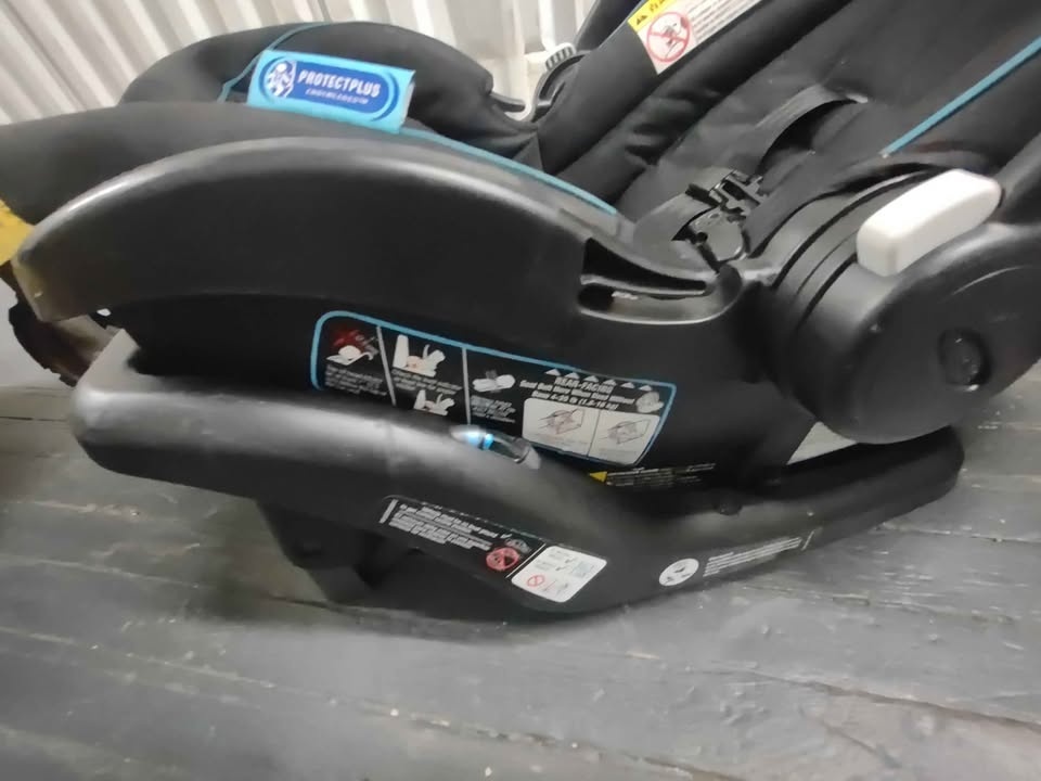 Graco SnugRide SR35 LT LX Infant Car Seat - photo 3