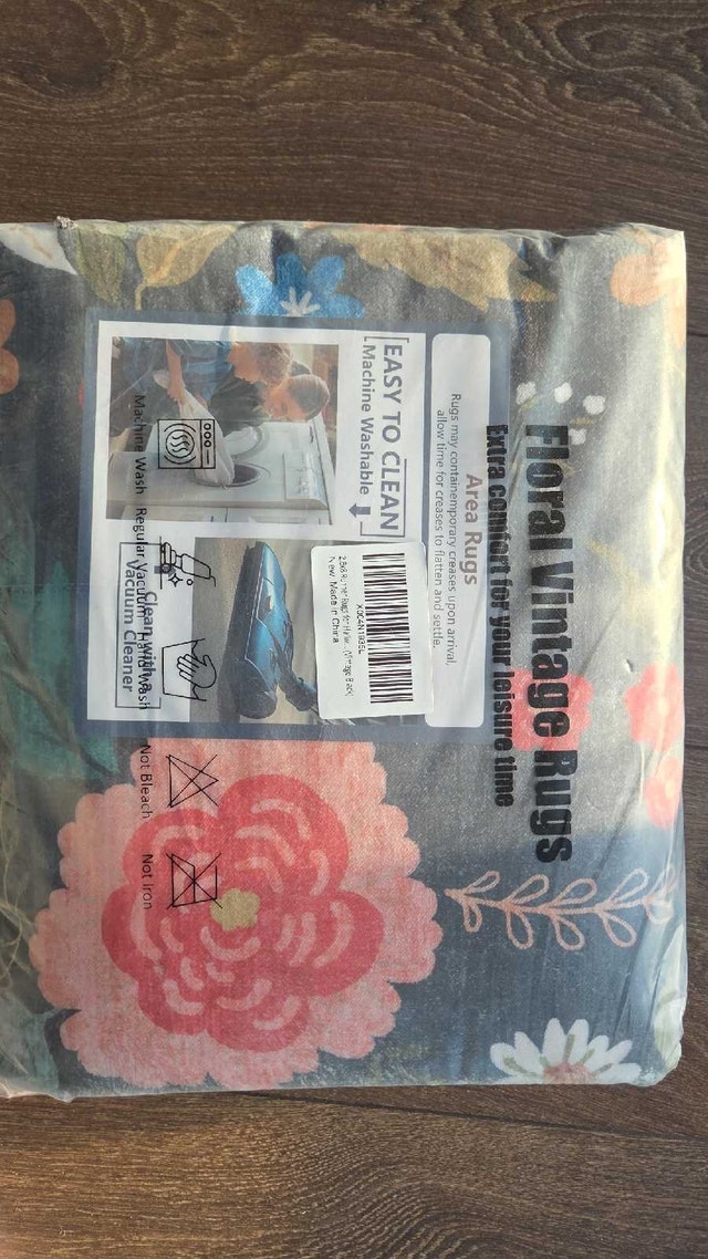 BRAND NEW Floral Vintage Rug – 2.6 x 8 ft