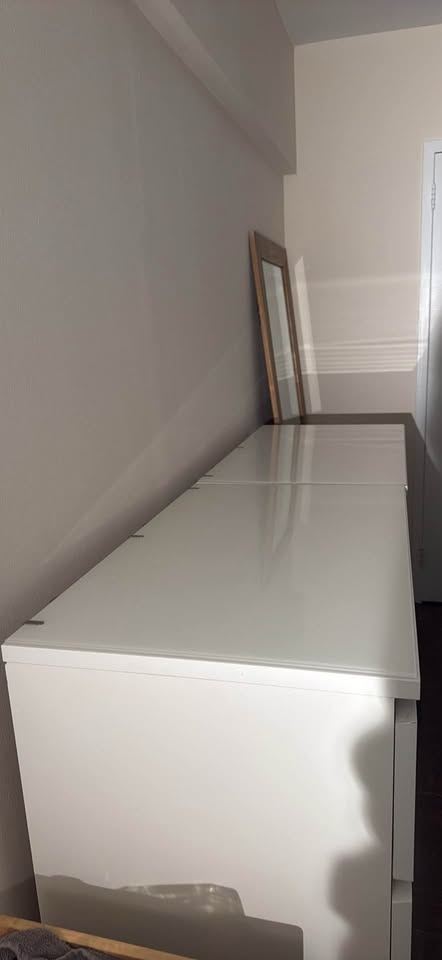 2 IKEA MALM DRESSERS + GLASS TOPS - photo 2