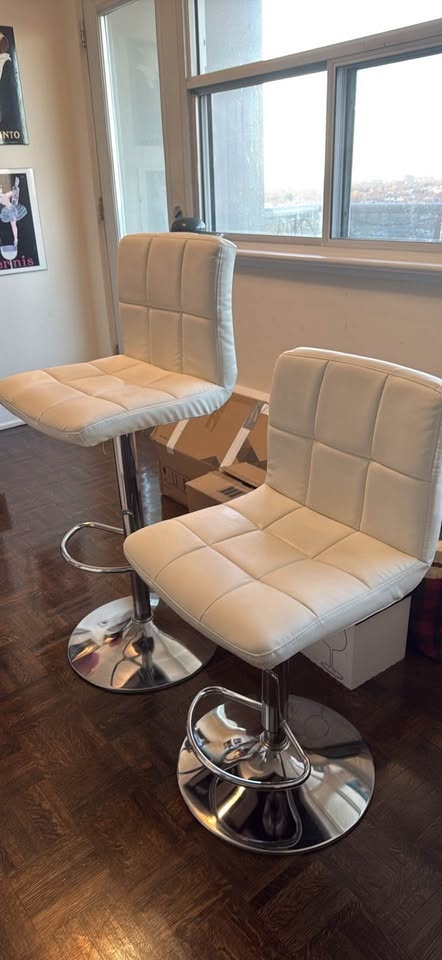 2 BAR STOOLS - WHITE LEATHER - photo 2