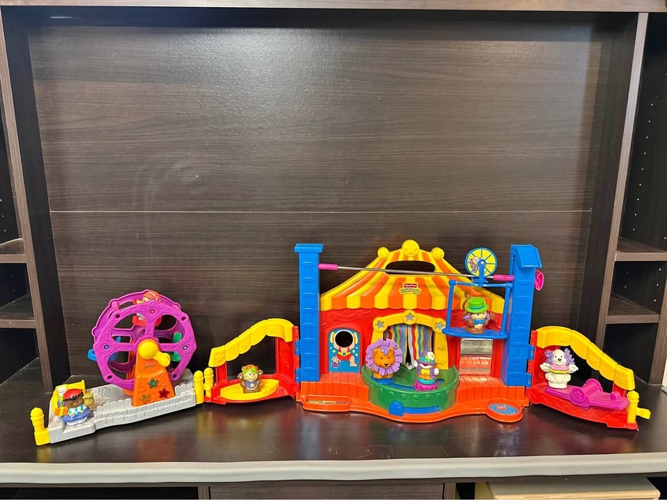 Vintage Fisher Price Little People Circus & Ferris Wheel