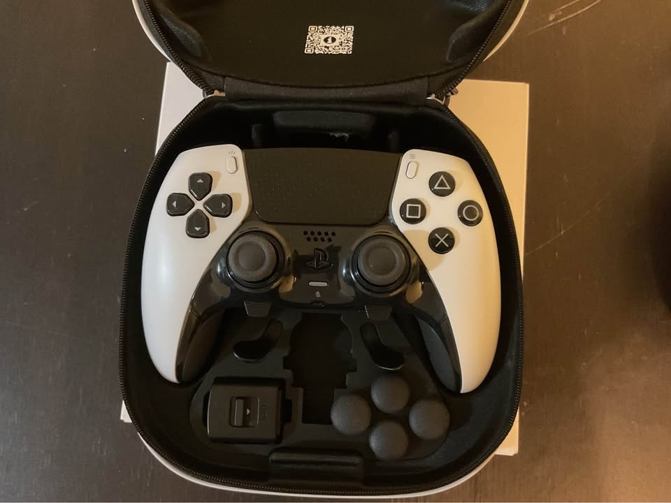 Sony DualSense Edge Wireless Controller - BNIB - photo 3