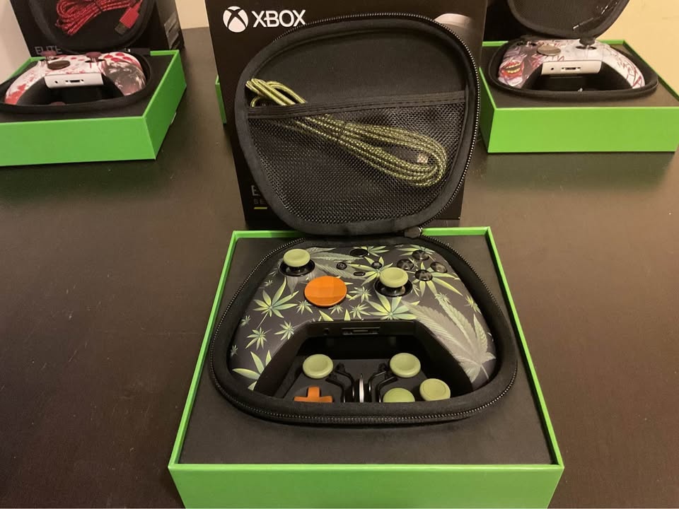 Custom Elite Series 2 Controller for Xbox/PC - photo 2