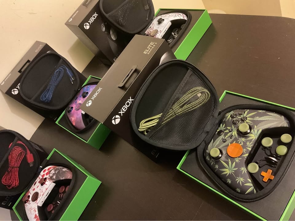 Custom Elite Series 2 Controller for Xbox/PC - photo 3