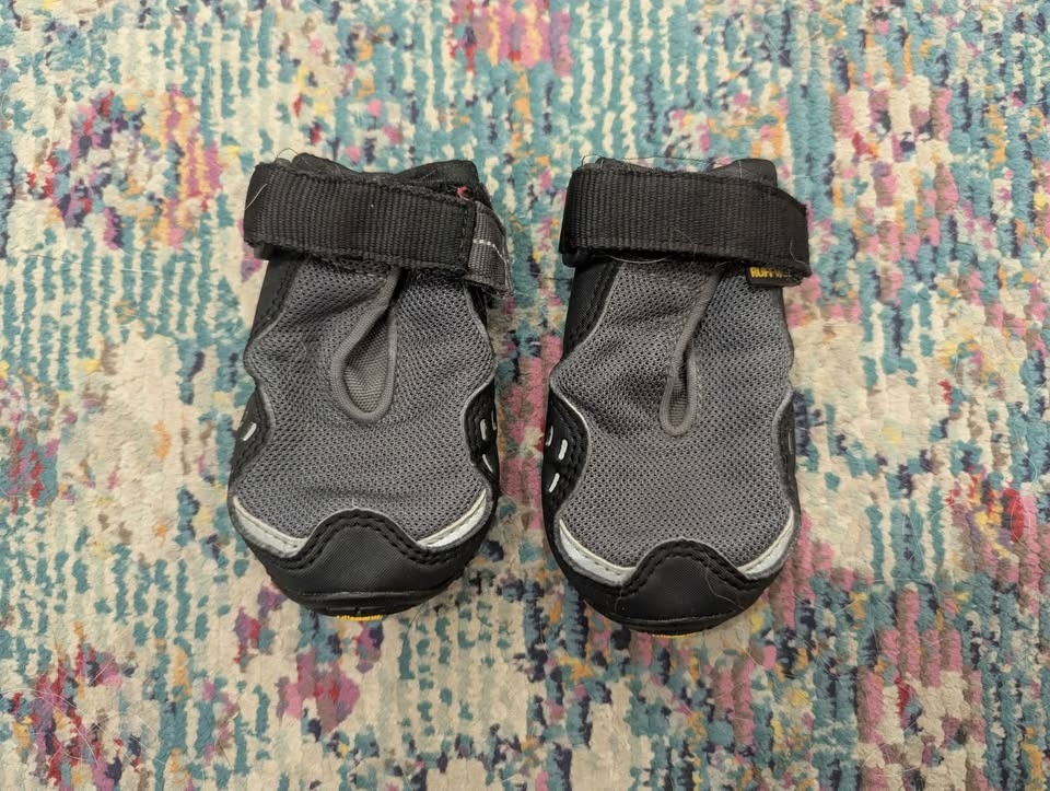 Ruffwear Grip Trex Dog Boots Size 2.5 + Socks - photo 2