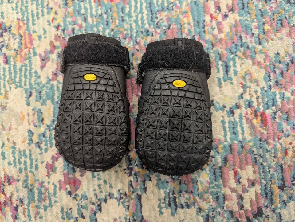 Ruffwear Grip Trex Dog Boots Size 2.5 + Socks - photo 3