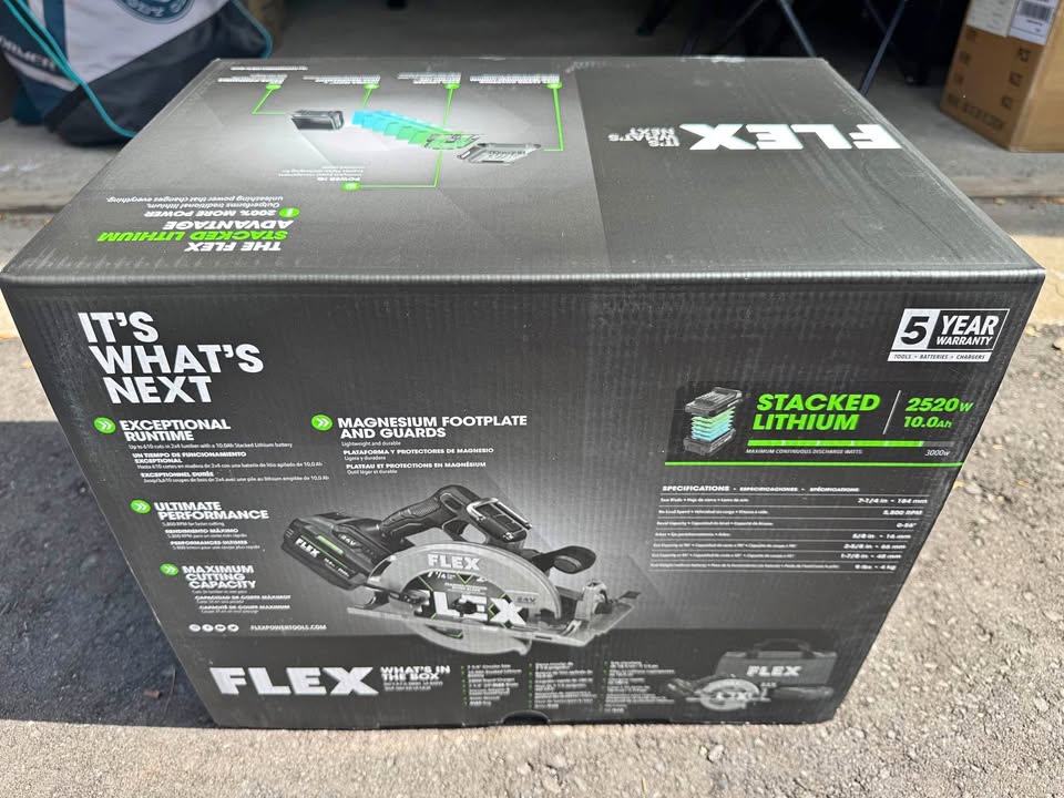 FLEX 24V Cordless 7-1/4-Inch Circular Saw Kit (NEW)