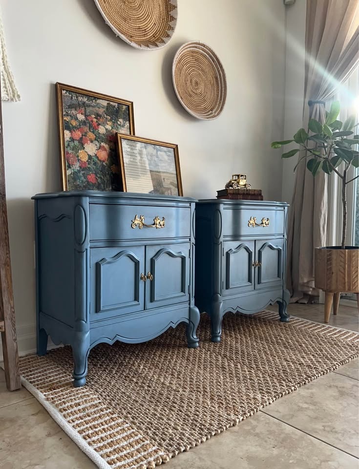 Vintage French Provincial Nightstands – Refinished Set - photo 2