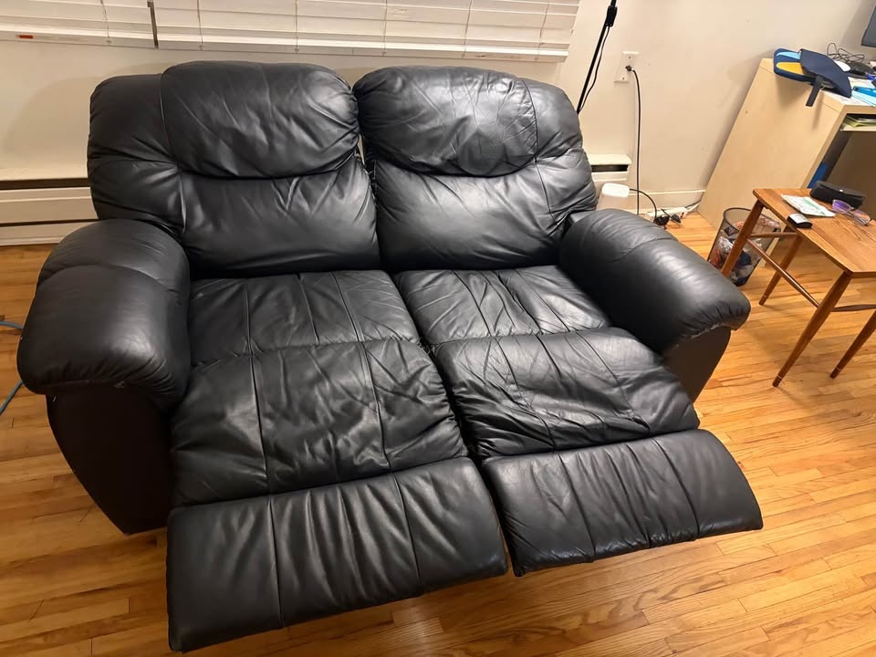 Recliner couch