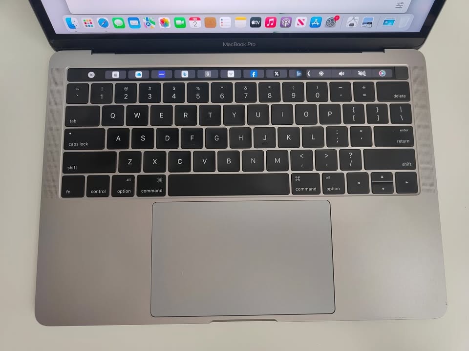 Macbook Pro Touchbar 16GB RAM 500GB STORAGE - photo 3