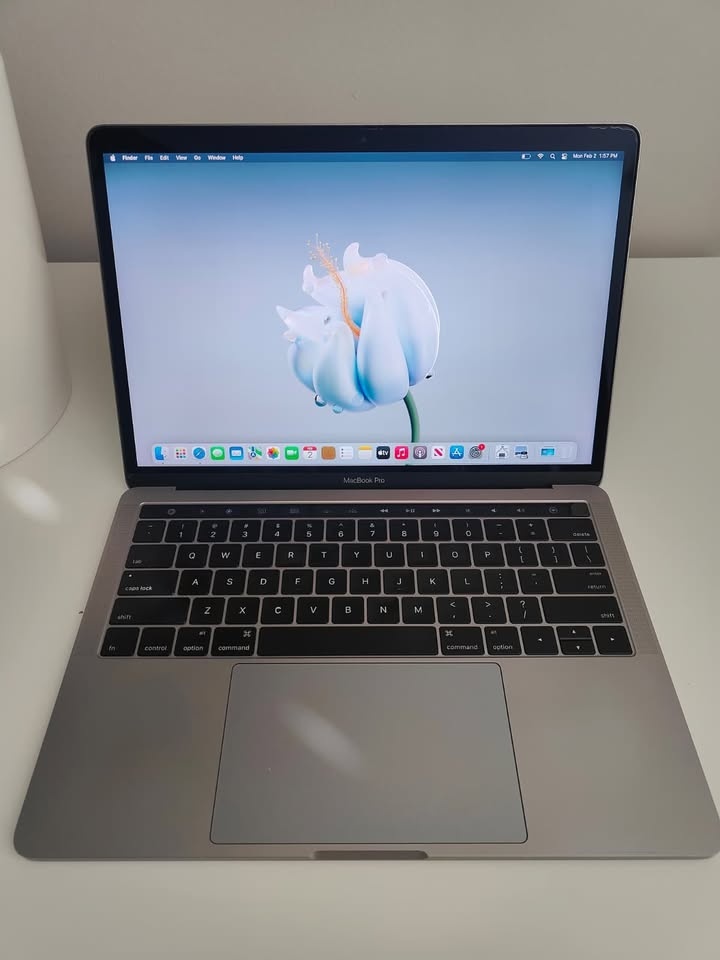 Macbook Pro Touchbar 16GB RAM 500GB STORAGE - photo 4