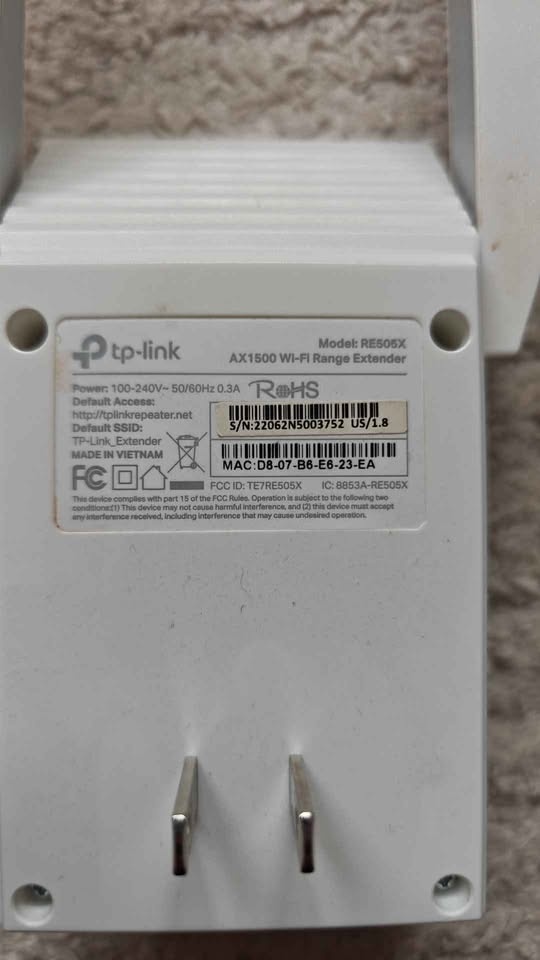 TP Link WiFi Extender - photo 2