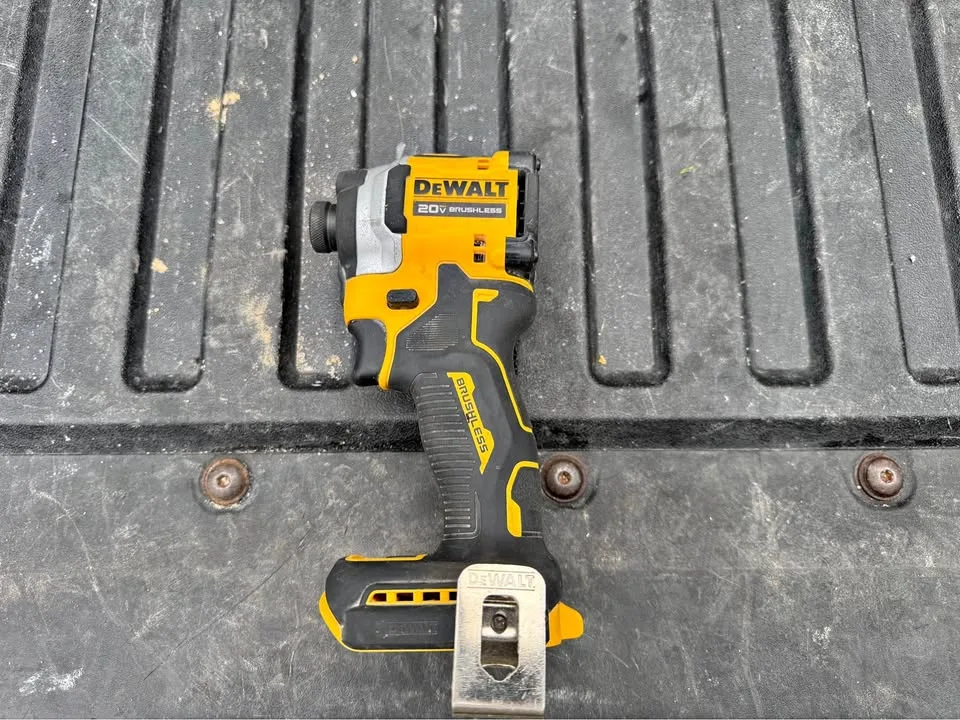 DCF850 Impact Drill thumbnail