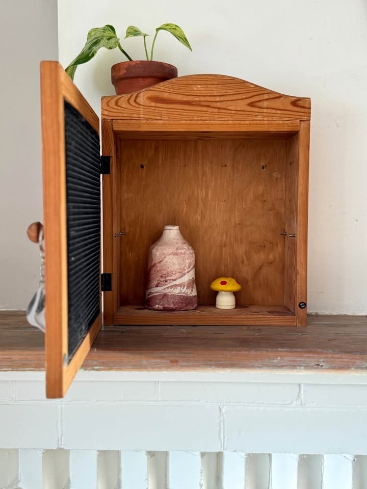 Vintage Rustic Wood & Mesh Spice Cabinet / Curio Box - photo 3