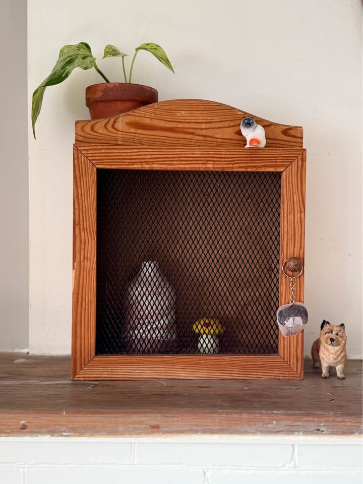 Vintage Rustic Wood & Mesh Spice Cabinet / Curio Box - photo 5