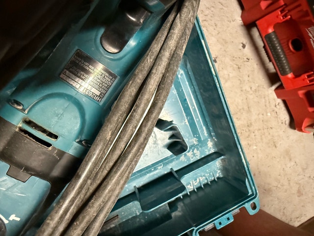 Makita Rotary Hammer Drill - photo 3