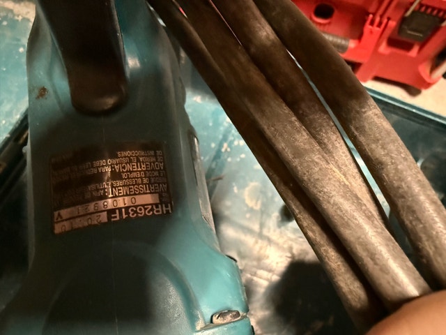 Makita Rotary Hammer Drill - photo 4