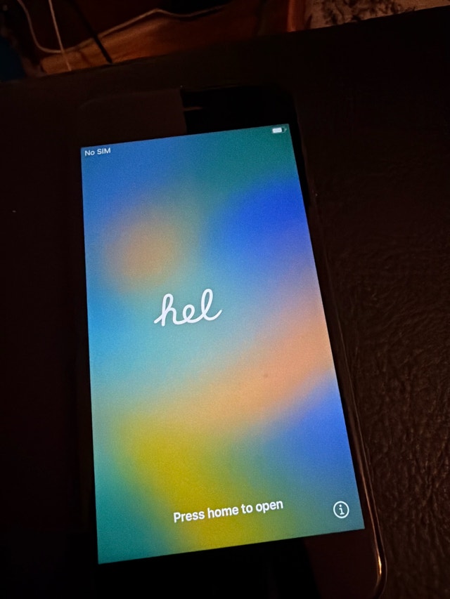Used iPhone 8 - photo 2
