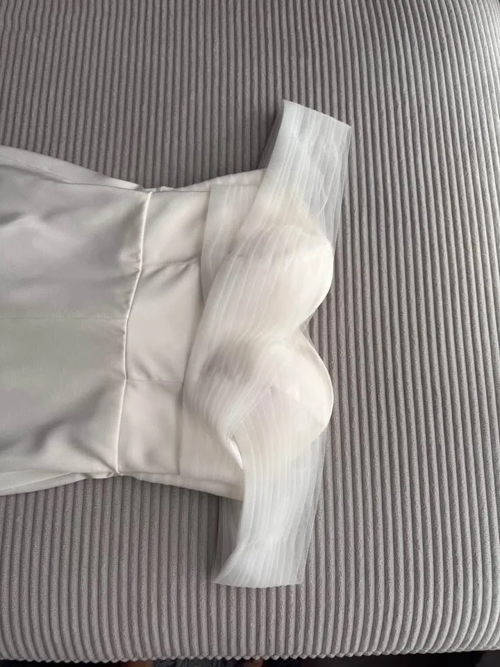 Wedding Dress Size 0-2 image indicator(4)