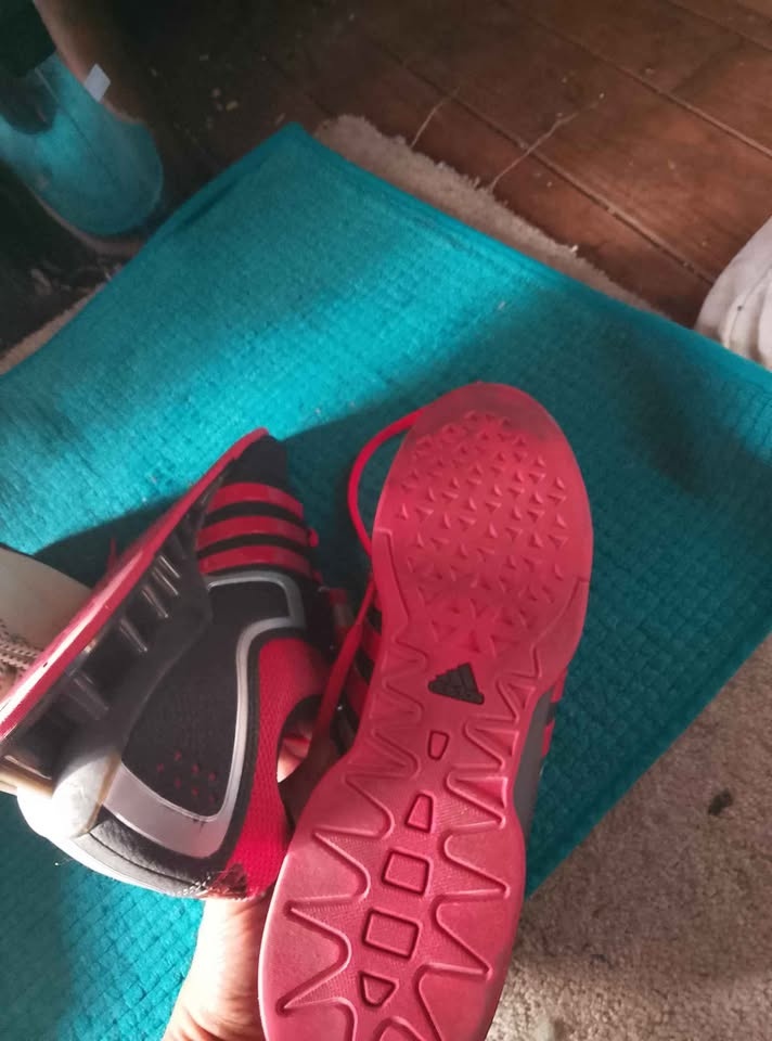 Gently Used Adidas Running Shoes "🏆" - photo 5