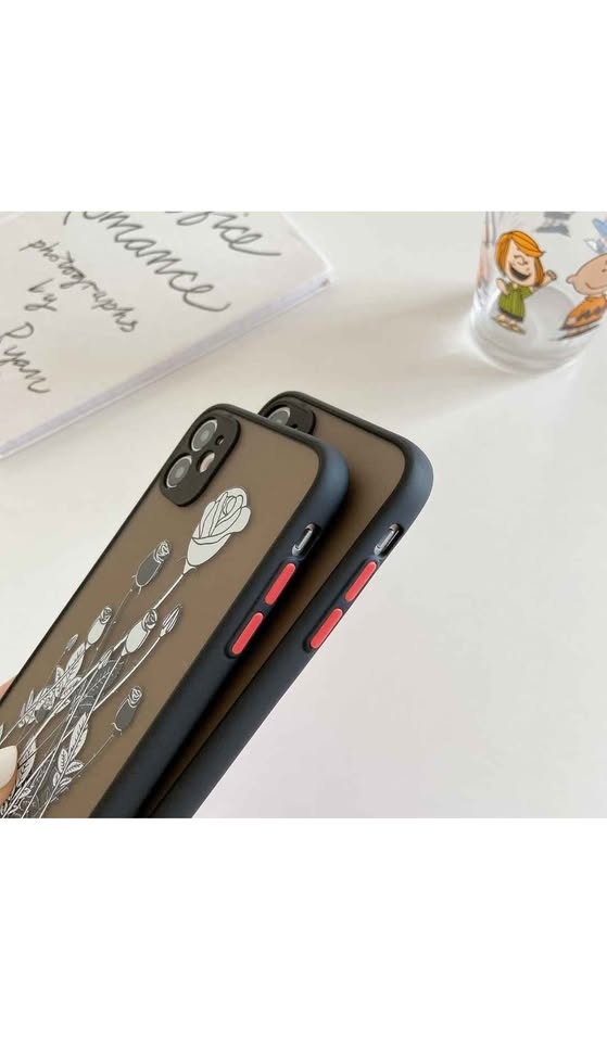 iPhone 11 6.1", Black Butterfly Rose - photo 3