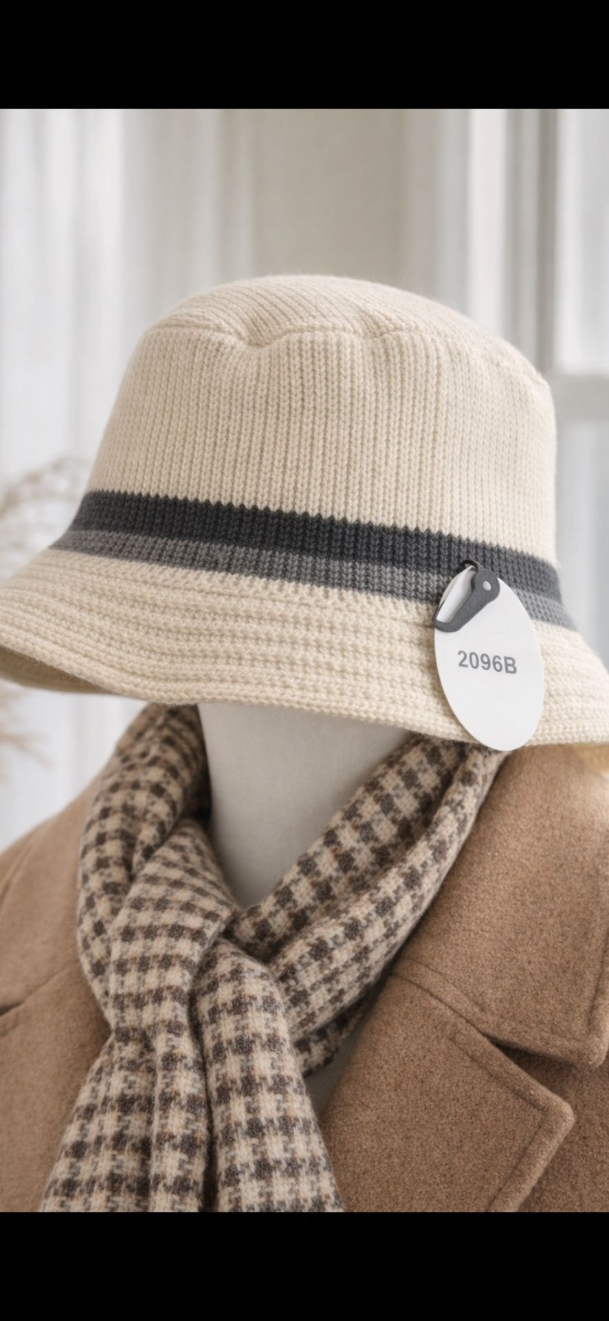 Knit Bucket Hat – New With Tags