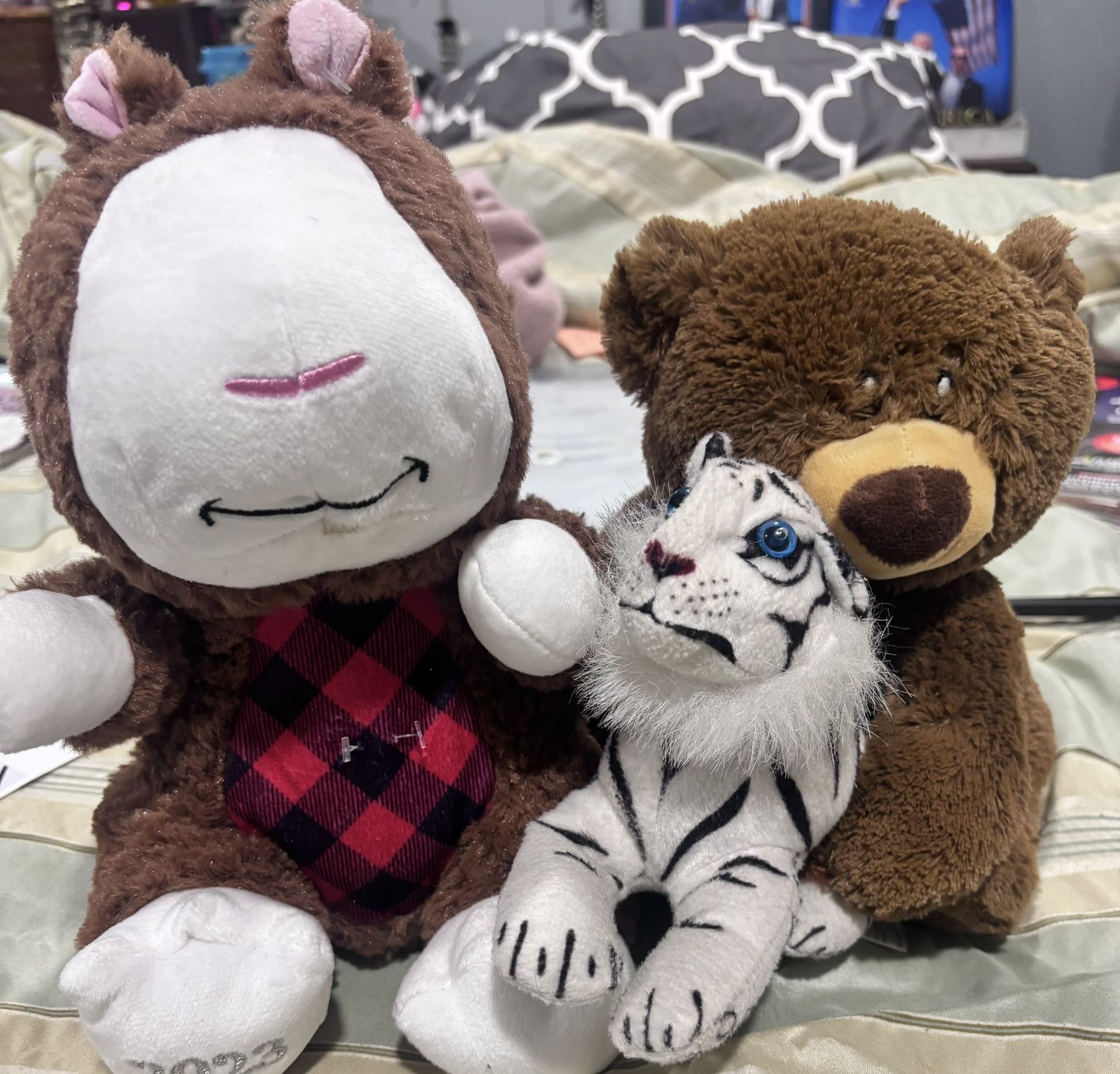 Plush Stuffed Animal Bundle – 3 Soft plush bundle