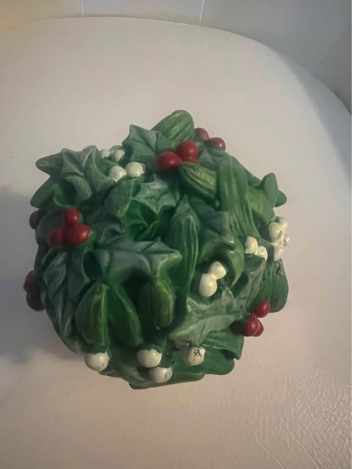 Christmas Ceramic Mistletoe Home Decor - photo 5