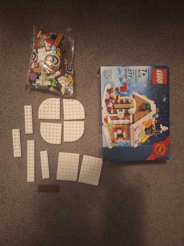 Limited edition 2015 Lego Gingerbread House - photo 2