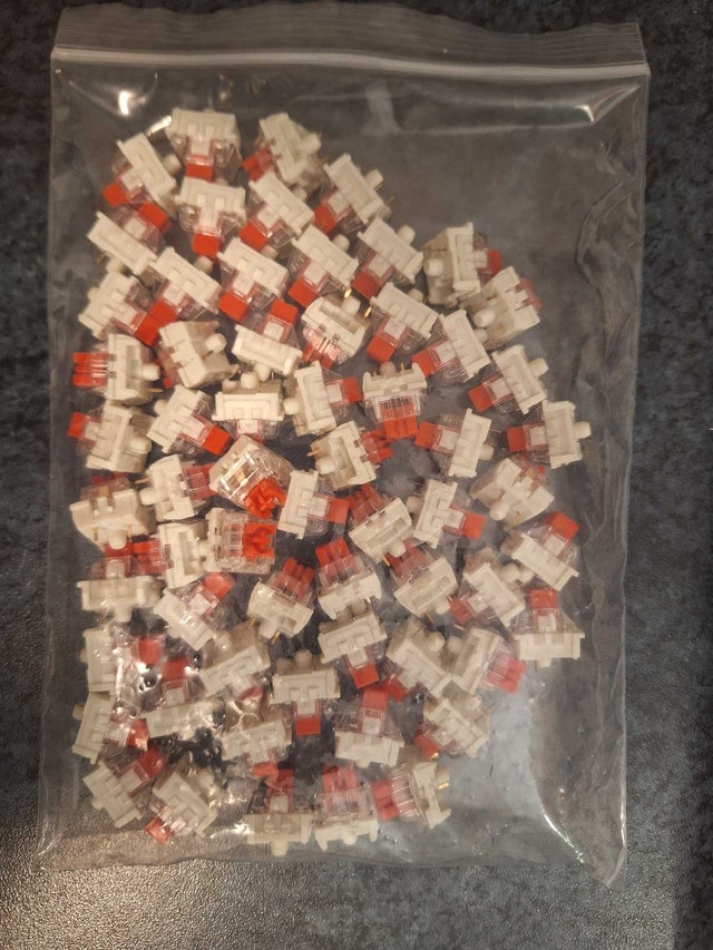 Red Linear Keyboard Switch Set - 65 PCS