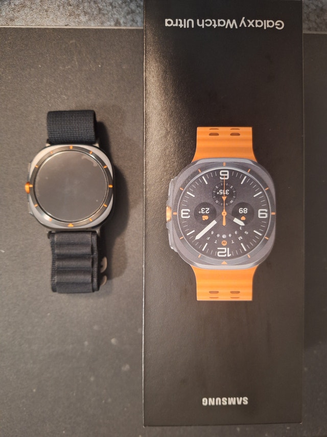 Lightly used Samsung watch ultra 2025 LTE 47mm titanium - photo 2