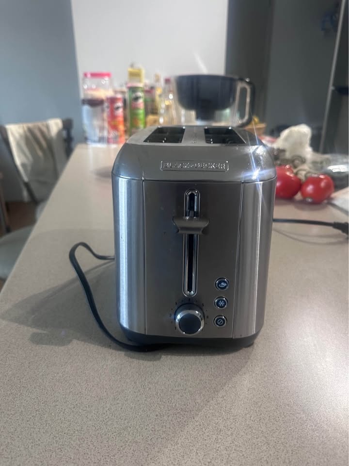 BLACK+DECKER 2-slice Toaster - photo 2
